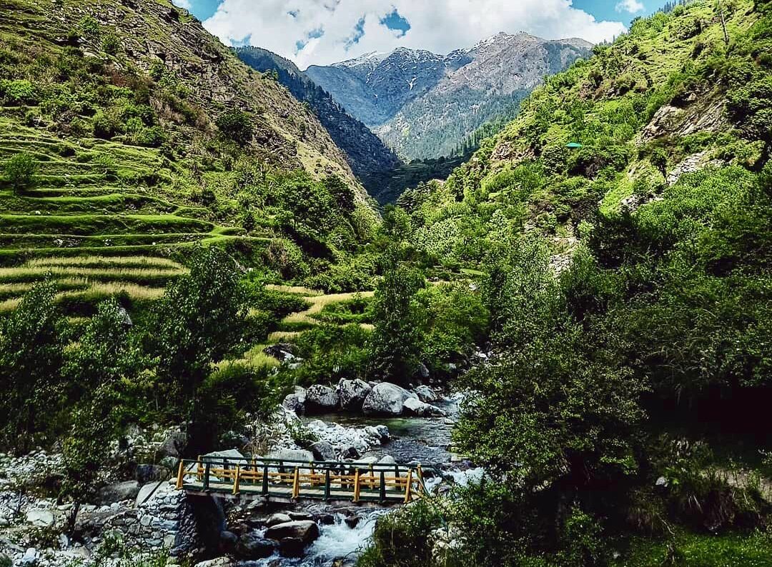 Tirthan Valley river crossing