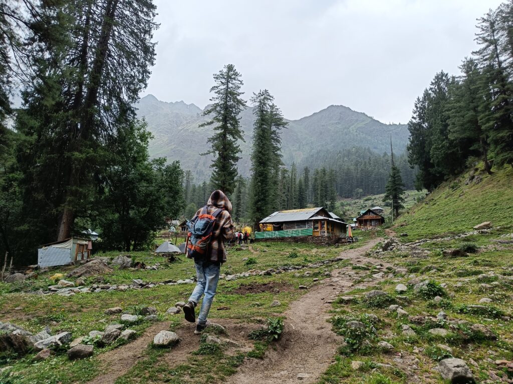 Stunning landscapes seen along the trail to kutla